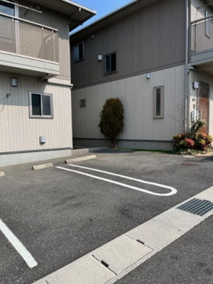 【駐車場】 | 東山邸戸建て | 2台駐車場が付いています