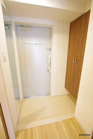 SGSA STAGE 仲介手数料無料の玄関