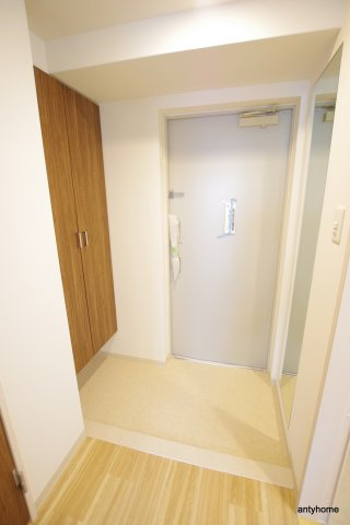 SGSA STAGE 仲介手数料無料の玄関