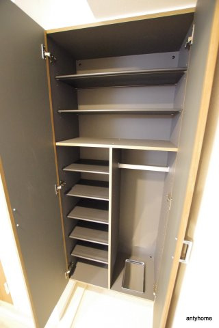 SGSA STAGE 仲介手数料無料の収納