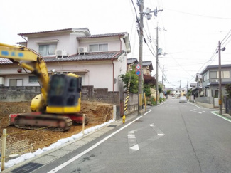 【前面道路含む現地写真】