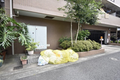 【その他共用部分】 | グエル関内 | 敷地内ゴミ置場です。