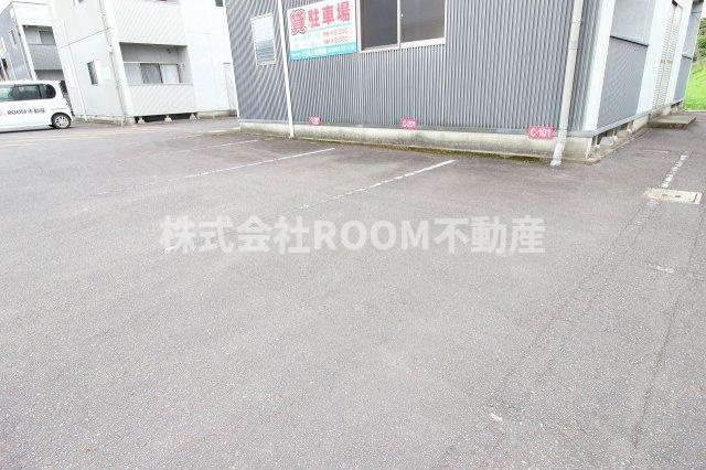 ラパン郡元の駐車場|駐車場があります