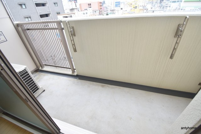 アーバネス淀川　仲介手数料無料のバルコニー