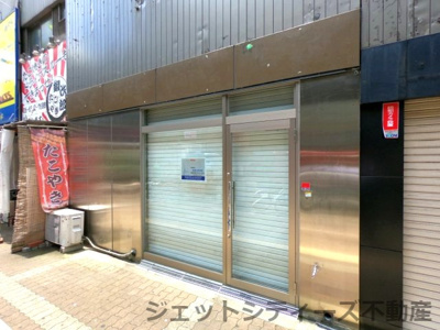 【エントランス】 | ワイワイオー東通り店舗 | 東側出入口御堂筋に面しています