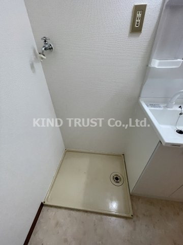 シャトーベルダンの洗面所|明るい洗面所です