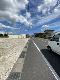 【前面道路含む現地写真】