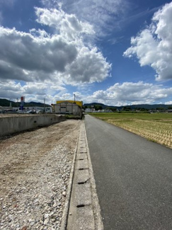 【前面道路含む現地写真】