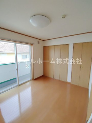 【洋室】 | レガーロカルドA棟 | 明るい洋室です