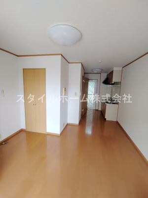 【居間・リビング】 | レガーロカルドA棟 | ゆったりとしたリビングです