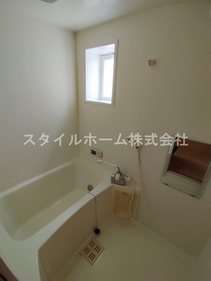 【浴室】 | レガーロカルドA棟 | 日々の疲れを癒すお風呂付です