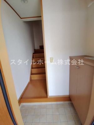 【玄関】 | レガーロカルドA棟 | シンプルで使いやすい玄関です