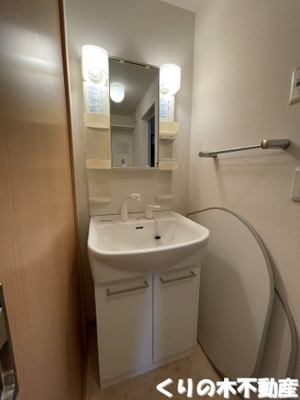 【洗面所】 | リバブル北高下 B棟 | 脱衣スペースもあります