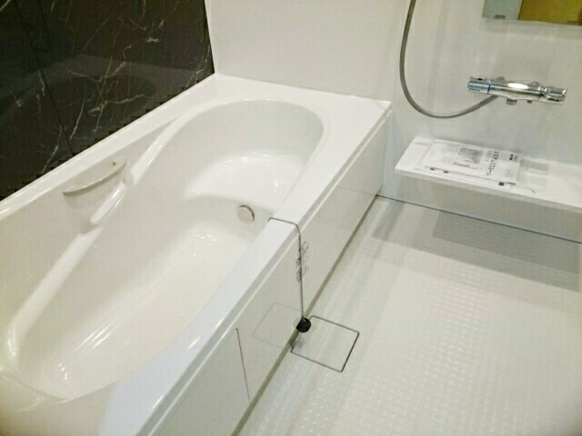 クレメント津志田の浴室
