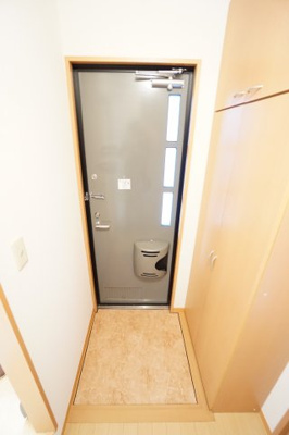 【玄関】 | フレンドハウス23A | ※同物件・反転タイプの写真です。