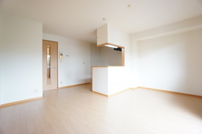 【居間・リビング】 | フレンドハウス23A | ※同物件・反転タイプの写真です。