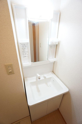 【独立洗面台】 | フレンドハウス23A | ※同物件・反転タイプの写真です。