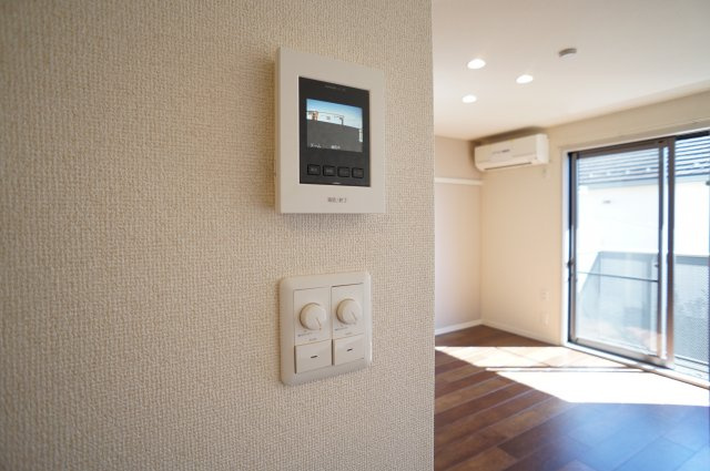 プチロッシュのセキュリティ|モニター付きインターホンでセキュリティーにも配慮