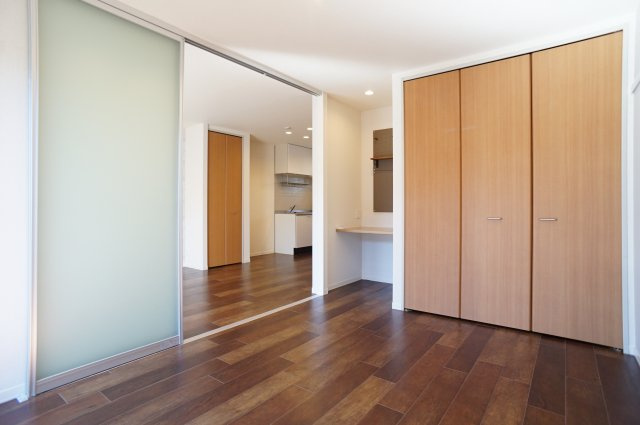 プチロッシュの洋室|インターネットは導入済みWi-Fi無料、入居後すぐに使えます♪