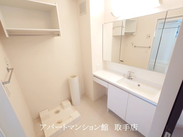 コゥジーコートの独立洗面台