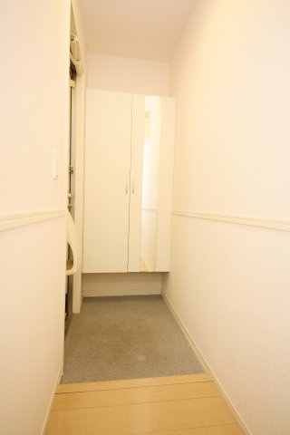 セラリッシュＢ棟の玄関