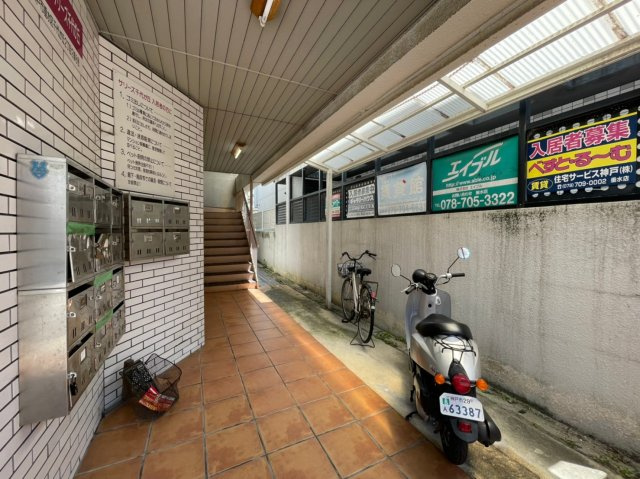 サリーズ千代ヶ丘のエントランス