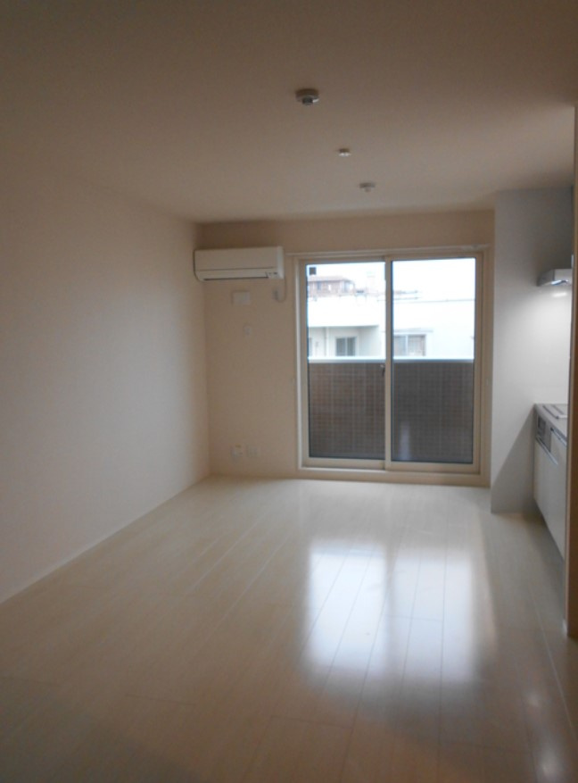 ローズガーデン府中の居間・リビング