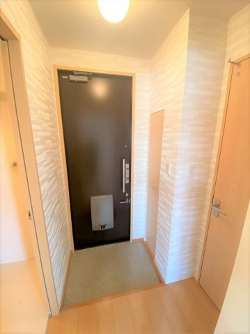 シャルムナイトウ　Ｂ棟の玄関