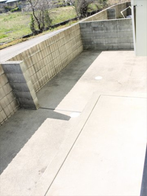 【庭】 | Ocean Court 1 | ※同物件、別のお部屋の写真です。