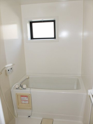 【浴室】 | Ocean Court 1 | ※同物件、別のお部屋の写真です。設備は現況に従います。