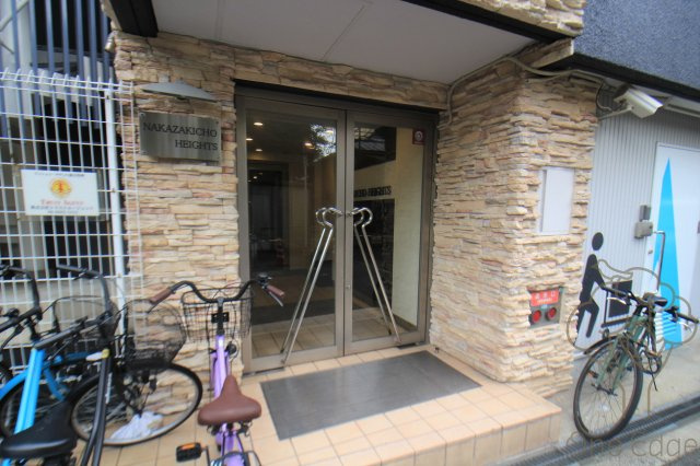 中崎町ハイツのエントランス