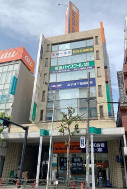 【外観】 | 澁澤荻窪ビルディング | 鉄骨鉄筋コンクリート造のがっちりとした建物。