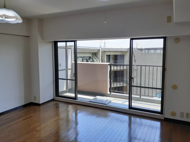 ルネ東松山の居間・リビング|ゆったり過ごせるリビングです