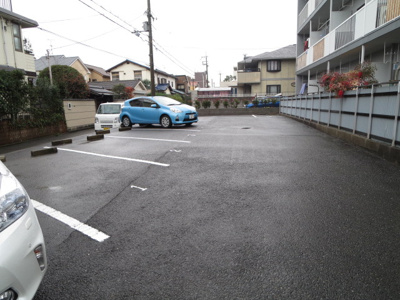 【駐車場】 | UMマンション | 駐車場
