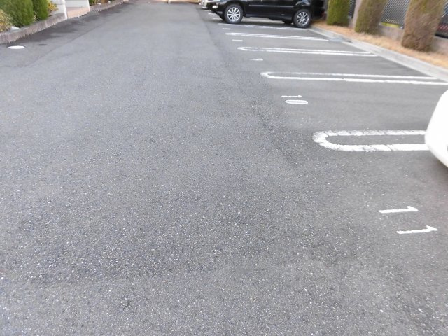 ラフィーネ・DuOの駐車場