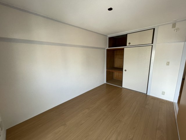 シャトーモリオカ末広の洋室
