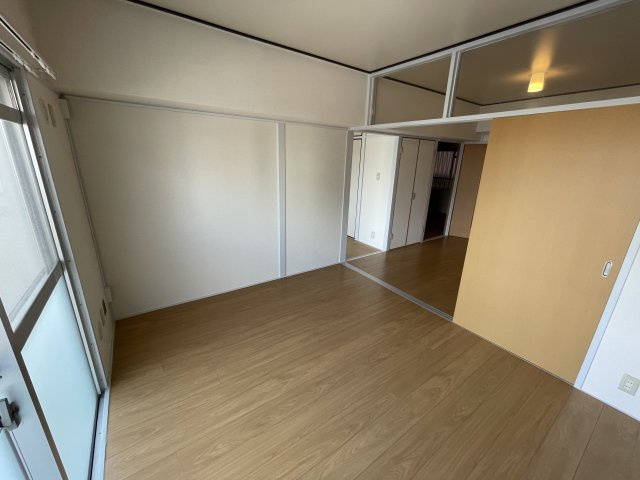 シャトーモリオカ末広の洋室