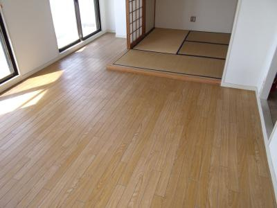 サンシティ四条大宮シャトー朝日の居間・リビング