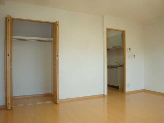 アンプルールフェールフリージアの居間・リビング