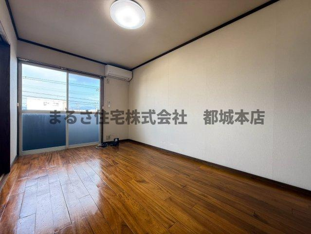クレス中村の洋室