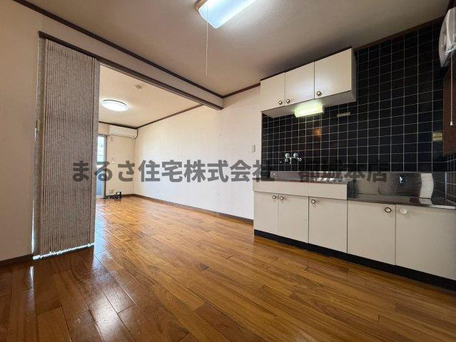 クレス中村の洋室