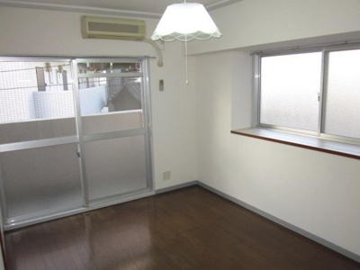 【洋室】 | クレメント泉