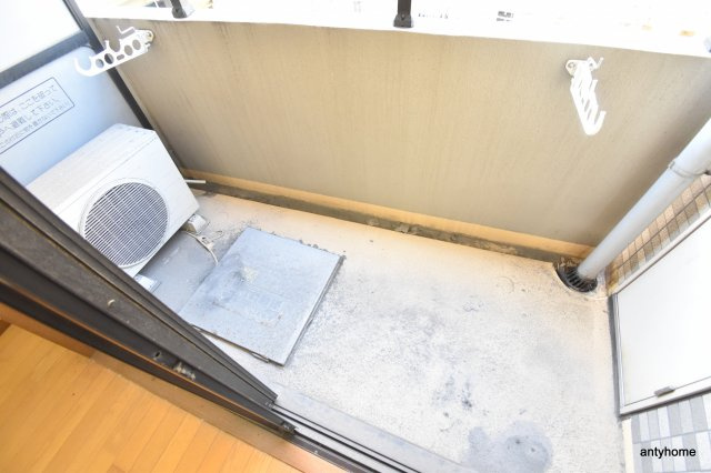 モンテ新大阪　仲介手数料無料のバルコニー