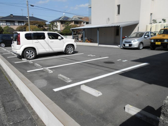 【駐車場】