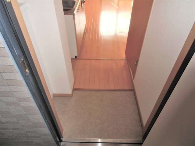 ルロワ津田沼の玄関