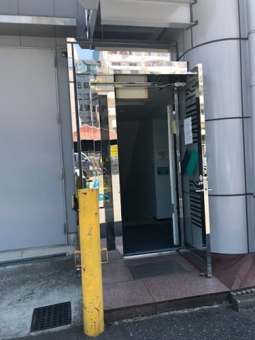 第5三池ビルのエントランス