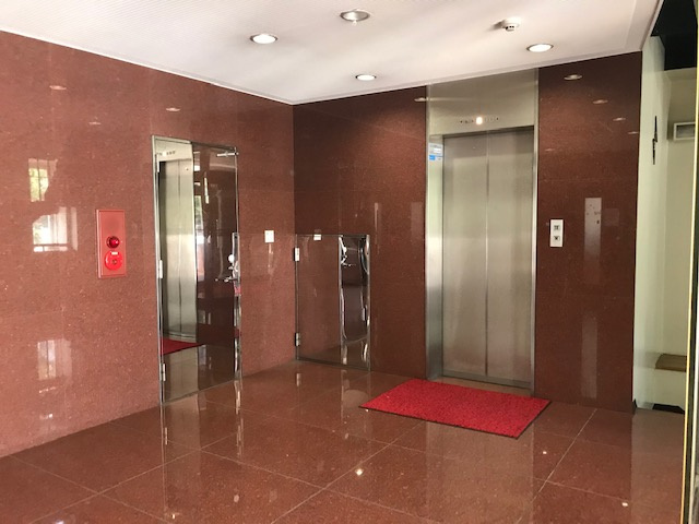 第5三池ビルのロビー