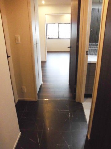 ザ・パークハビオ本郷菊坂の玄関|※写真は同タイプの別室になります