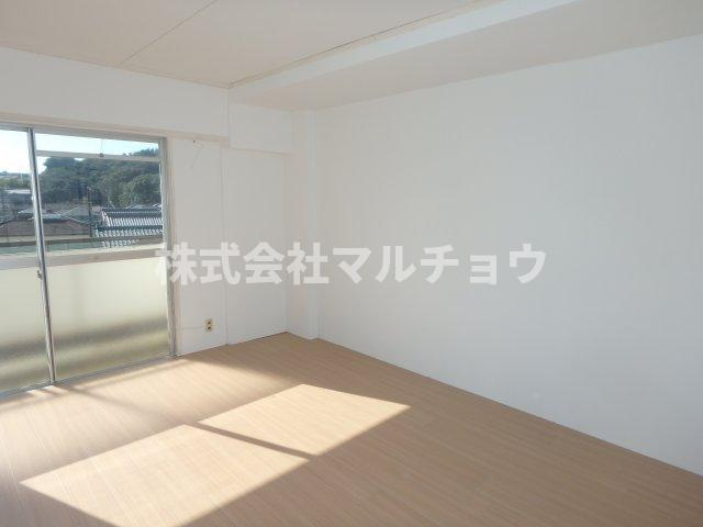 ヴィラナリー田辺　2の洋室|広々とした洋室です