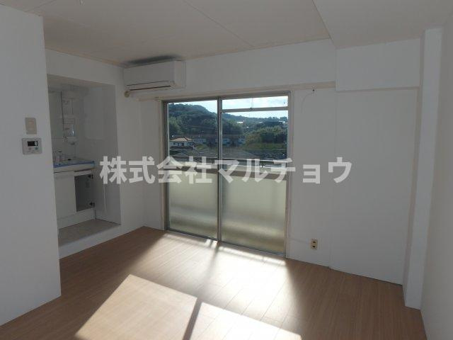 ヴィラナリー田辺　2の居間・リビング|使いやすい居間です